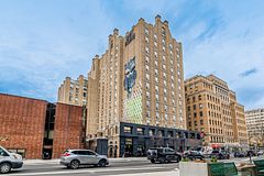 284 Bloor Street W 903, Toronto, ON M5S 3B8