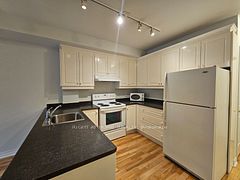 648A Yonge Street 203, Toronto, ON M4Y 2A6