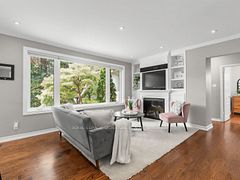 25 Overton Crescent, Toronto, ON M3B 2V4