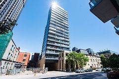 105 George Street 1412, Toronto, ON M5A 0L4