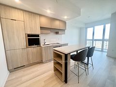 39 Roehampton Avenue 3802, Toronto, ON M4P 0G1