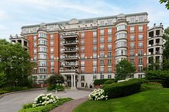 1 Chedington Place 9B, Toronto, ON M4N 3R4