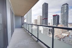 50 Dunfield Avenue 2318, Toronto, ON M4S 0E4