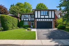 23 Pinnacle Road, Toronto, ON M2L 2V6