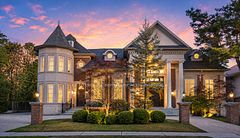 5 Saintfield Avenue, Toronto, ON M3C 2M4