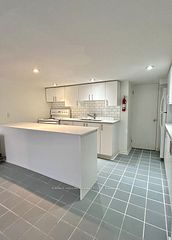 375 Palmerston Boulevard Lower, Toronto, ON M6G 2N5