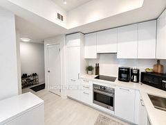 33 Frederick Todd Way 817, Toronto, ON M4G 0C9