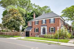 674 Eglinton Avenue E Lower, Toronto, ON M4G 2K5