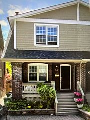 37 Lola Road Main Fl, Toronto, ON M5P 1E5