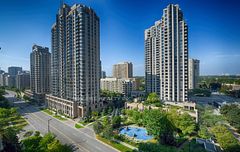 18 Sommerset Way 1512, Toronto, ON M2N 6X5