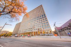111 St. Clair Avenue W 1525, Toronto, ON M4V 1N5