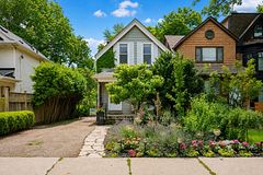 401 Balliol Street, Toronto, ON M4S 1E1