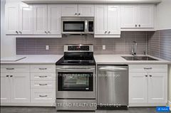 892 Palmerston Avenue Bxmt, Toronto, ON M6G 2S2