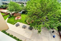 35 Mariner Terrace 1812, Toronto, ON M5V 3V9