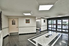 10 Edgecliffe Golfway 311, Toronto, ON M3C 3A3
