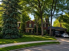 2 Zaharias Court, Toronto, ON M2L 2H6