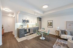 664 Spadina Avenue 711, Toronto, ON M5S 2H7