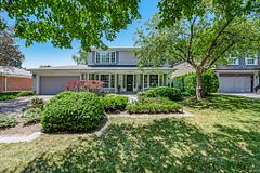 122 Fenn Avenue, Toronto, ON M2P 1X6
