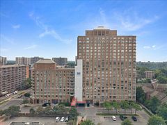 21 Overlea Boulevard 1306, Toronto, ON M4H 1P2
