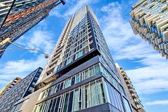 68 Shuter Street 1810, Toronto, ON M5B 1B4