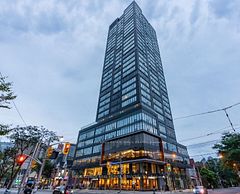 203 College Street 2209, Toronto, ON M5T 1P9