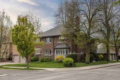 58 Lascelles Boulevard, Toronto, ON M5P 2E1