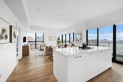 36 Brentcliffe Road 816, Toronto, ON M4G 0E1