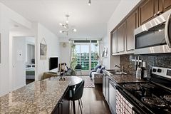 215 Fort York Boulevard 711, Toronto, ON M5V 4A2