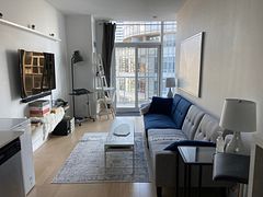 352 Front Street W 2321, Toronto, ON M5V 0K3