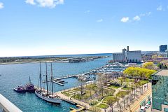 410 Queens Quay W 1516, Toronto, ON M5V 3T1