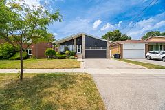 90 Peckham Avenue, Toronto, ON M2R 2V5
