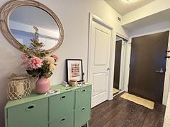 560 Front Street W 806, Toronto, ON M5V 1C1