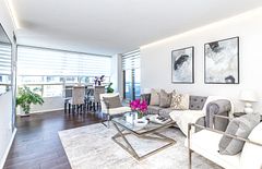 5785 Yonge Street 306, Toronto, ON M2M 4J2