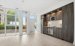 30 Inn On The Park Drive 206, Toronto, ON M3C 0P7