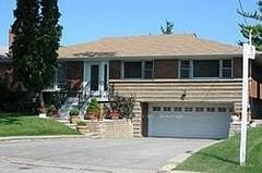 102 Betty Ann Drive, Toronto, ON M2N 1X2