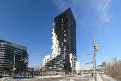 170 Bayview Avenue 713, Toronto, ON M5A 0M4