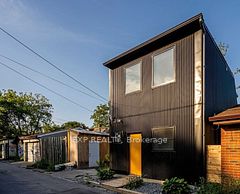 452 Montrose Avenue C, Toronto, ON M6G 3H1