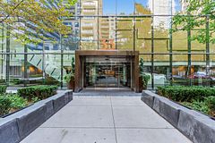 33 Charles Street E 1406, Toronto, ON M4Y 1R9