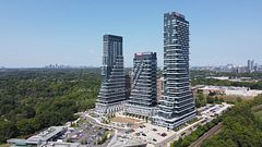 30 Inn On The Park Drive 2009, Toronto, ON M3C 0P7