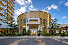 27 McMahon Drive N 810, Toronto, ON M2K 0J2