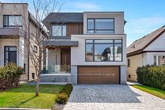 21 Farrell Avenue, Toronto, ON M2R 1C7