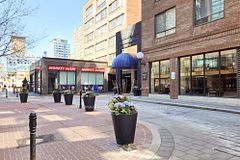 633 Bay Street 1021, Toronto, ON M5G 2G4