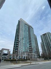 28 Harrison Garden Boulevard 1007, Toronto, ON M2N 7B5