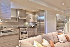 17 Kilbarry Road, Toronto, ON M5P 1K4