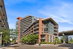 50 Bruyeres Mews 1001, Toronto, ON M5V 0A7