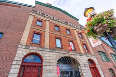 109 Front Street 515, Toronto, ON M5A 4P7