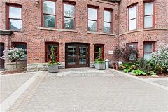 11 St Joseph Street 514, Toronto, ON M4Y 3G4