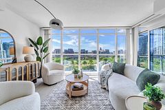 10 Capreol Court 711, Toronto, ON M5V 4B3