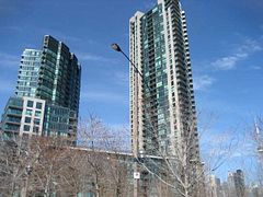 219 Fort York Boulevard 807, Toronto, ON M5V 1B1