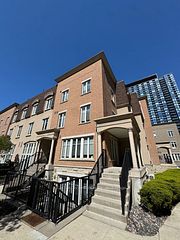 34 Western Battery Road 425, Toronto, ON M6K 3N9